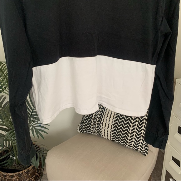 🪴$5/25🪴 Hollister Colorblock Black White Cropped Long Sleeve Shirt Top Medium - Picture 8 of 14